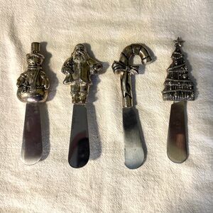 Set of 4 Wallace Sterling Silver Plated Holiday Hors D’oeuvres Knives
